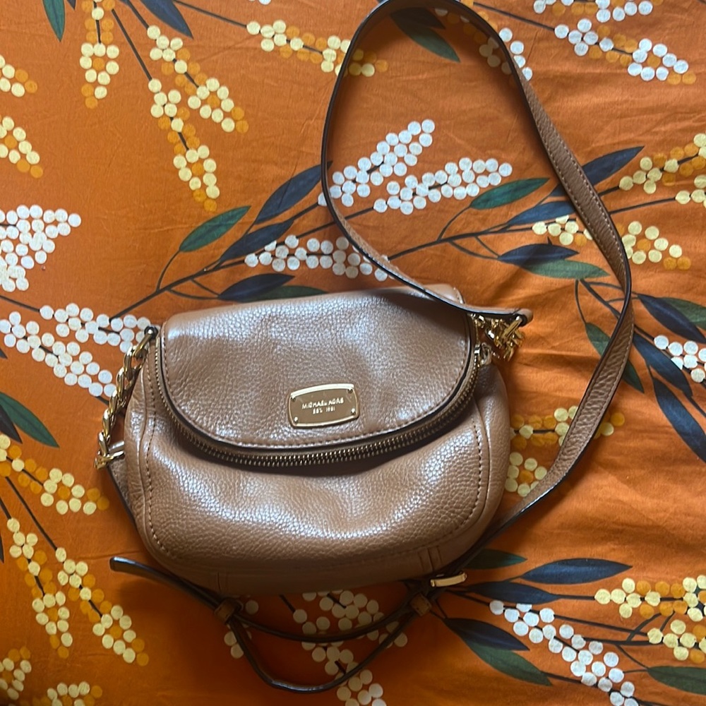 Michael Kohr Small Camel color crossbody lots of room & inside pocket. Like new